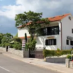 Krk 3231a * Vrh (Krk)